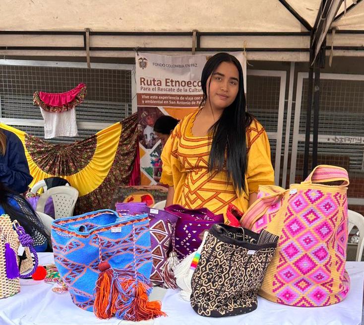 Queremos que no muera la palabra dulce: juventudes indígenas de Colombia impulsan los emprendimientos de economías propias 
