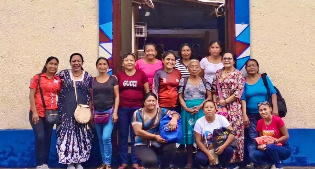 Mujeres Warao impulsan la artesanía y el conocimiento ancestral para defender su territorio y preservar la biodiversidad
