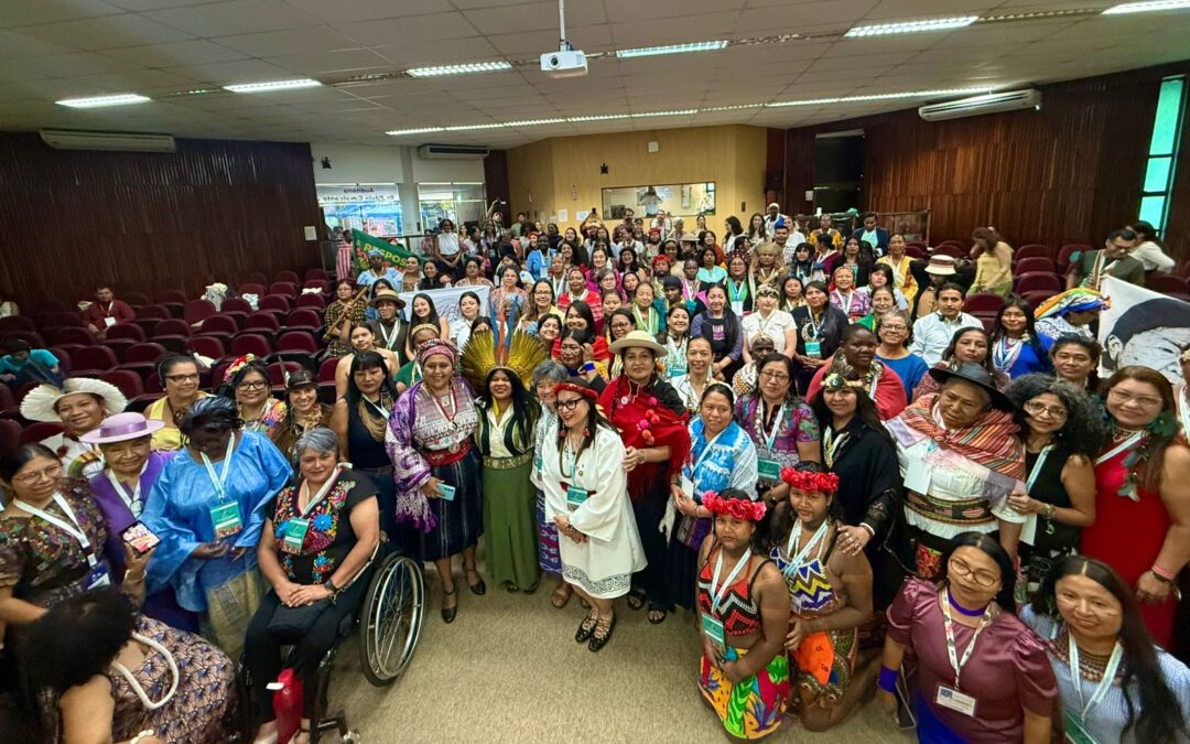 Mujeres indígenas de siete regiones socioculturales del mundo se congregan en Belém do Pará para articular estrategias globales frente a la crisis climática y reafirmar la defensa de sus territorios