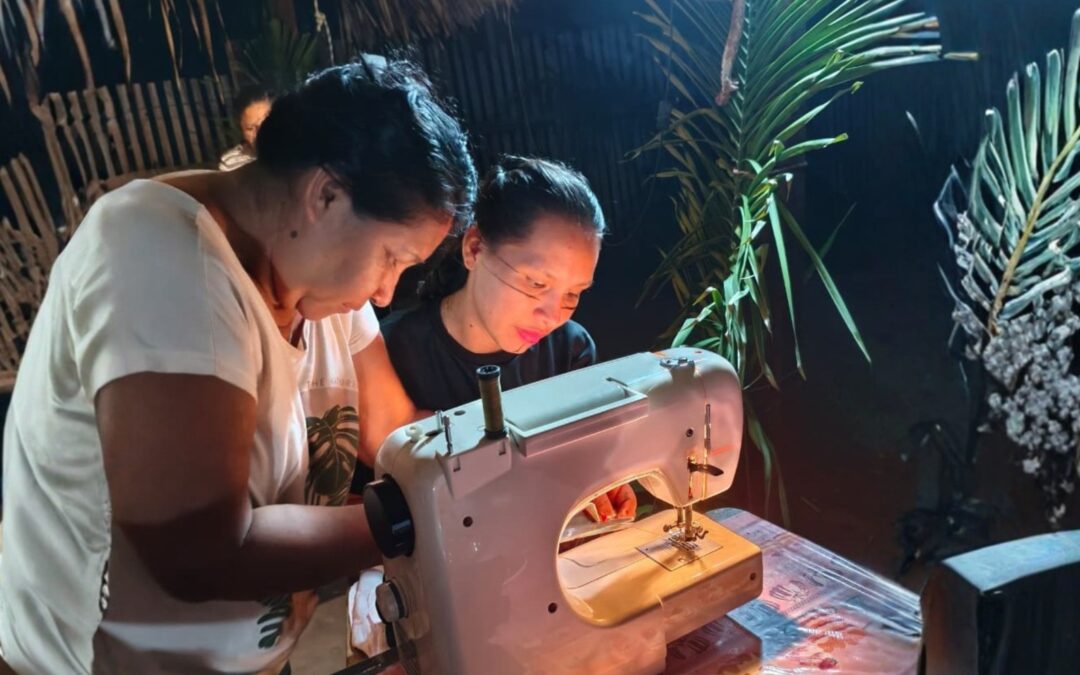 Artesanía y gastronomía sostenible: el camino del empoderamiento económico para las mujeres Kumaruara