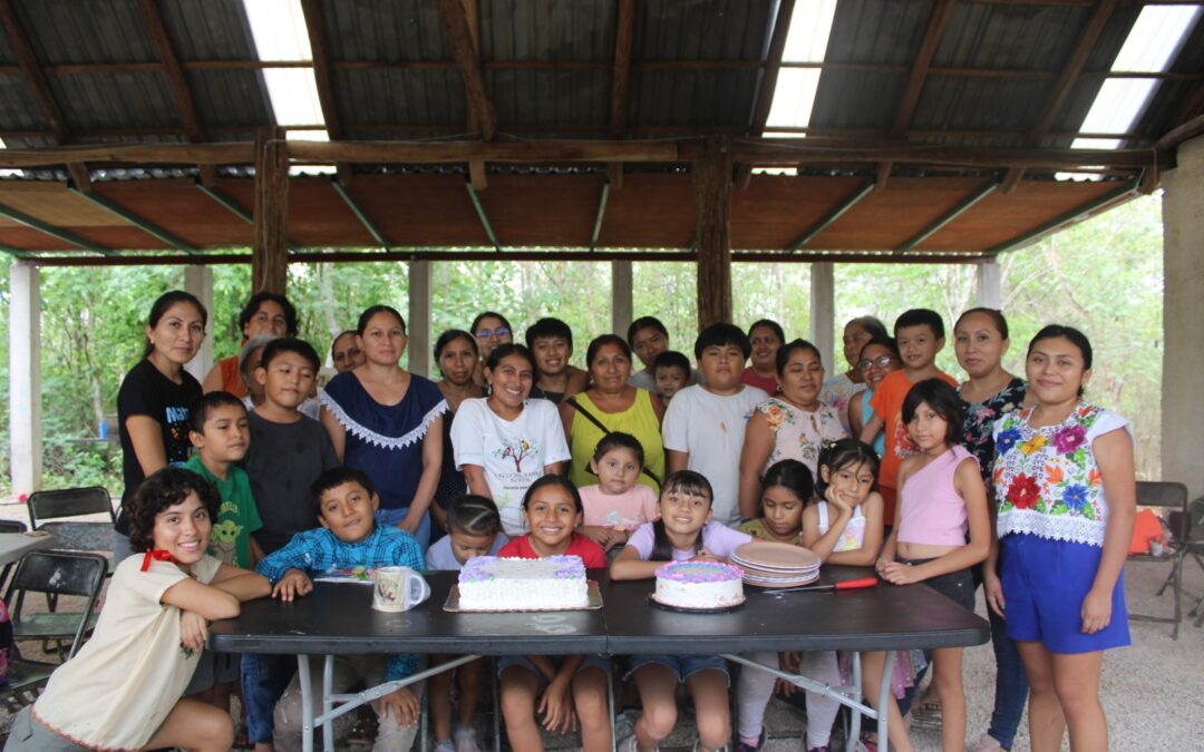 Niñez Maya recupera su lengua e identidad a través de sus abuelas y abuelos en Sanahcat y Polabán